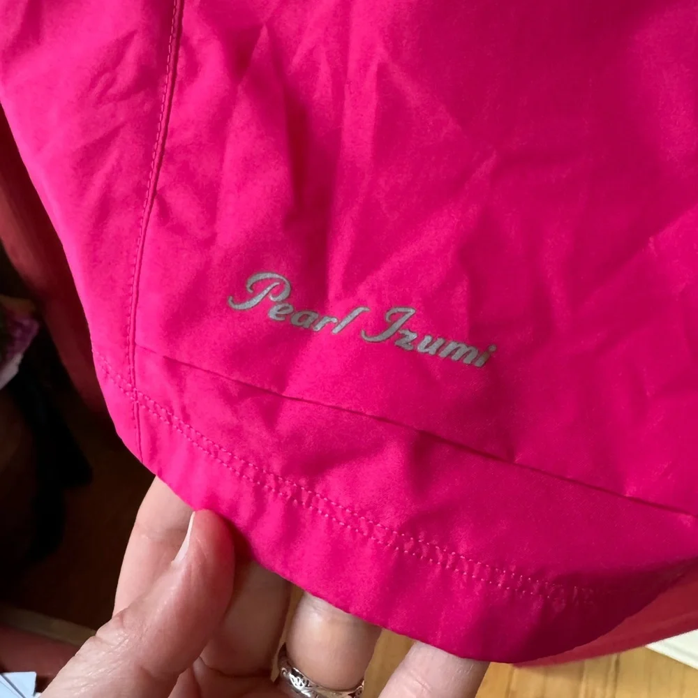 Pearl Izumi Women's Vibrant Pink and Black Bike Jacket Removable Sleeves - S/M - Picture 6 of 9